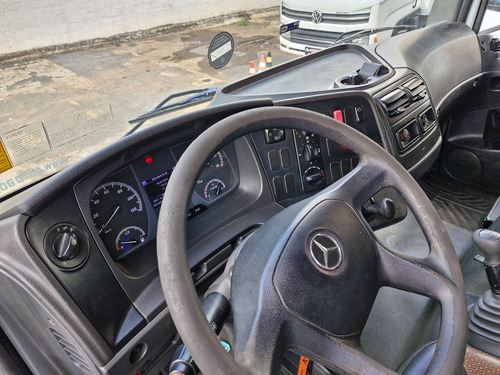 Mb Atego 1719 Munck 19 Toneladas Ñ É Iveco Tector 240e28