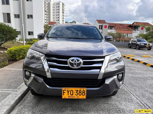 Imagen 2 de 11 de Toyota Fortuner Srv 2019 At 4x4 Motor 2.8 Turbo Diesel