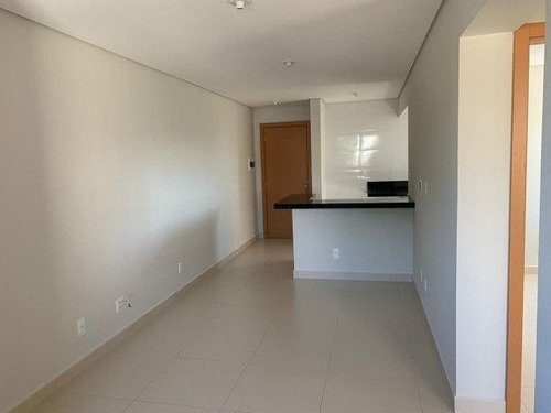 Imagem 3 de 8 de Apartamento À Venda - Pioneiros Catarinenses - Cascavel/pr - Ap0668