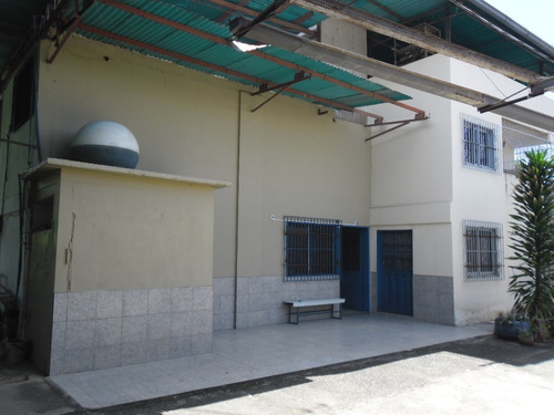 Imagen 5 de 13 de Excelente Casa Con Oficina Y Galpón Para Negocio