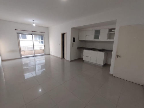 Imagen 3 de 7 de Monoambiente En Venta, Moreno 810 (4°c), Belén De Escobar