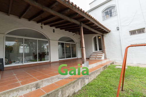 Casa En Venta En Grand Bourg Calle Alvarez Jonte Al 1.000