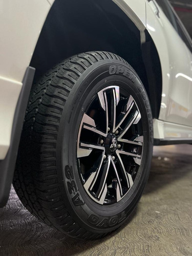 Imagen 3 de 10 de Mitsubishi Montero Sport 2022