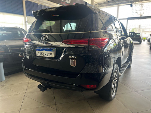 Toyota SW4 2.8 Tdi Srx 7l 4x4 Aut. 5p