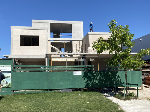 Casa En Venta 7 Ambientes Virazón Nordelta
