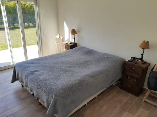 Venta Casa 4 Dormitorios, Garaje Cerrado Para 2 Autos