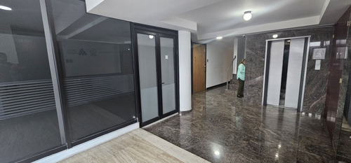 Oficina De 120m2 Por Av De Las Fuente En Lomas De Tecamachalco