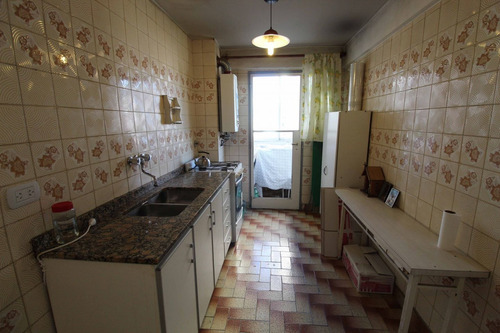 Imagen 5 de 12 de Departamento 2 Ambientes Con Cochera Escucha Oferta