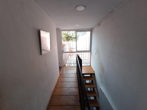 Casa De 4 Ambientes Y Consultorio U Oficina En Venta En Lomas Oeste, Cochera Y Terraza Con Parrilla