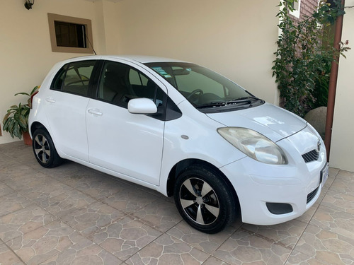 Imagen 1 de 12 de Toyota Yaris Hatch Back
