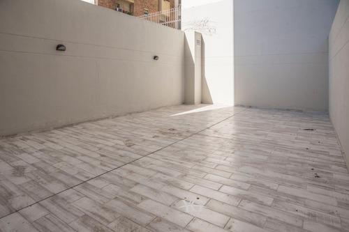 Espectacular Departamento De 3 Ambientes Con Patio En Caballito Con Amenites