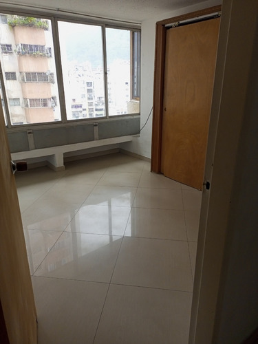 Imagen 10 de 10 de Jsgroup.vende Amplio Apto,en La Candelaria.fp:04241029375