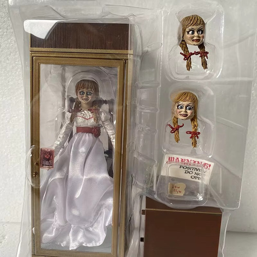 Figura De Acción Neca Annabelle Figure Comes Home Annabelle