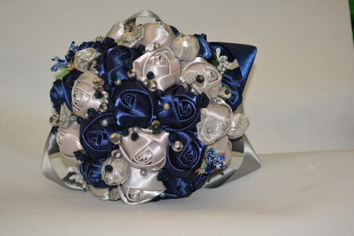 Ramo Novia Xv Años Plata Azul Marino Combinado M