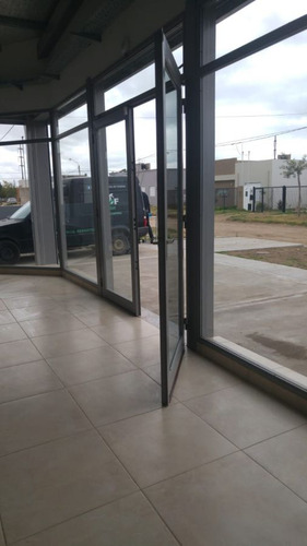 Imagen 3 de 9 de Local Comercial En Alquiler Ubicado En Novaterra