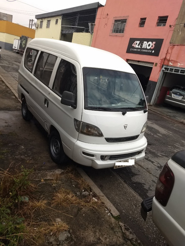 Imagem 2 de 5 de Towner 2011 - Pronta Para Trabalhar