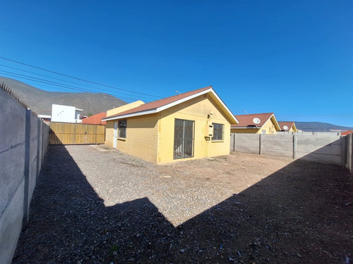 Casa En Arriendo De 3d 1b, Las Lomas Del Sauce
