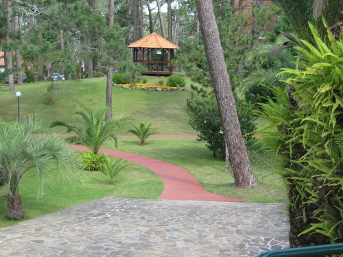 Imagen 4 de 14 de Venta De Apartamento En Complejo Arcobaleno/ Punta Del Este.