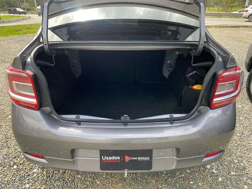 Renault Logan LIFE + MT 1.6 4X2