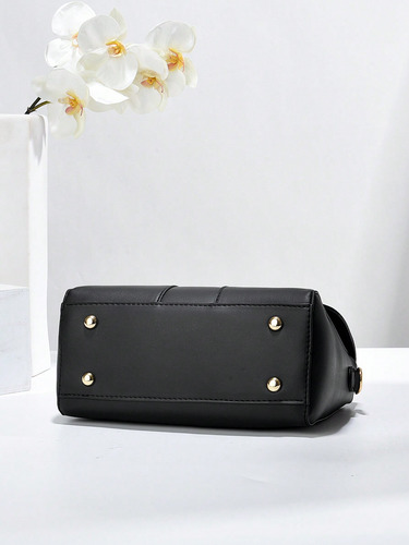 Bolso Rectangular Minimalista Con Solapa Y Asas Dobles