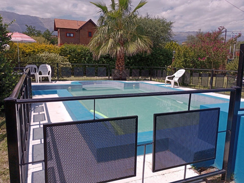 Casa Con Pileta De Uso Exclusivo, No Es Complejo De Cabañas, Hermosa Vista Abierta A Las Sierras, Parque, Quincho, 3 Aires Acondicionados, Wifi, Tv Cable, Vajilla Completa, Estacionamiento, 2 Baños