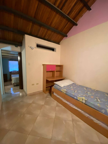 Casa Quinta Vacacional En Alquiler, Urbanización Las Quintas