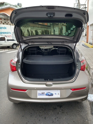 Imagem 9 de 15 de Hyundai Hb20 2016 1.0 Comfort Flex 5p