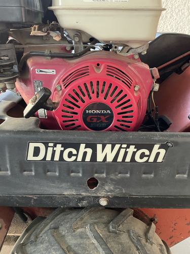 Zanjadora Ditch Witch 1030
