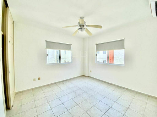 Excelente Departamento En Venta En Cancún, Ubicado En Palma