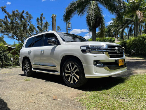 Imagen 1 de 11 de Toyota Land Cruiser Executive Lounge