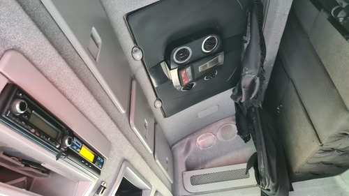 Imagem 8 de 10 de Iveco 440 6x2 12/13