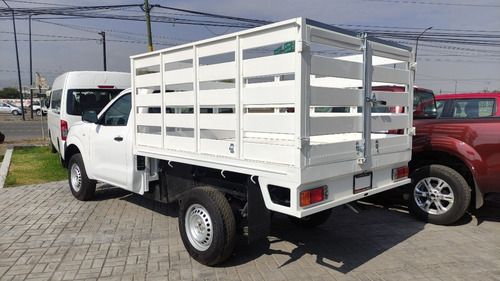 Imagen 5 de 13 de Nissan Np300 Estacas A/c