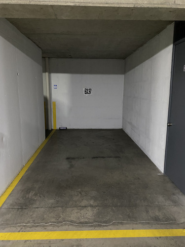 Estacionamiento Con Bodega En Ñuñoa