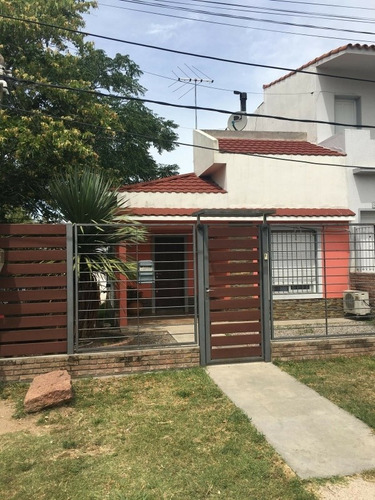 Muy Linda Casa Sobre Massini