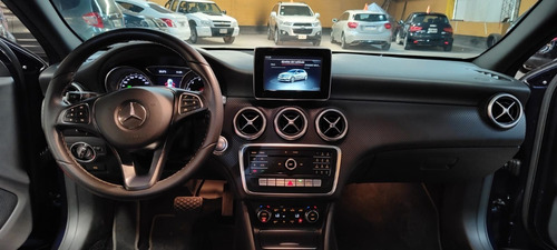 Imagen 20 de 25 de Mercedes Benz A200 Urban