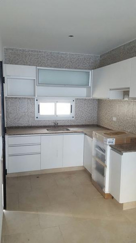 Venta Departamento 2 Dormitorios Duplex Pasillo Patio Exclusivo Dos Baños Arroyito Rosario