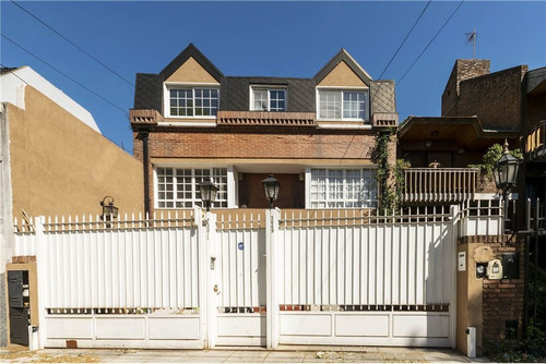 Venta Casa Triplex 4 Amb. Pileta Y Cocheras