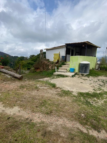 Excelente Oportunidad De Inversion Vendemos Terreno Con Casa En El Hatillo Em