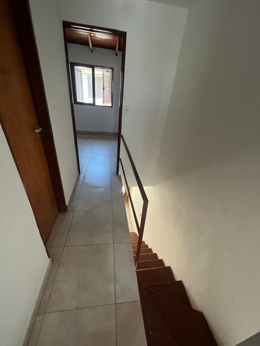 Duplex De 3 Ambientes Con Patio En Lomas Del Mirador