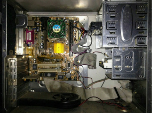 Imagen 1 de 1 de Pentium 3 Con Memoria Tarjeta Madre Y Disco Duro