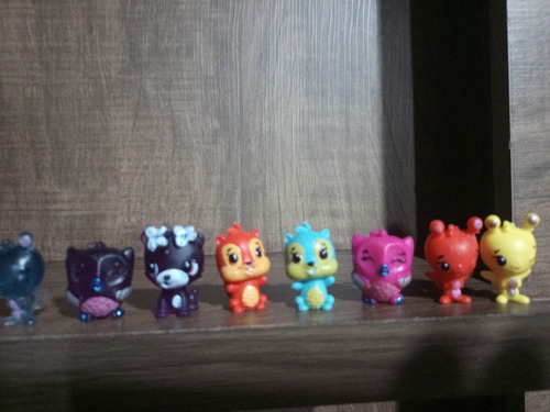 15 Bonecos Miniaturas Hatchimals Usados Na Condição