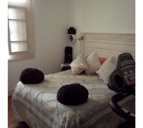 Venta Casa.la Blanqueada. 3 Dormitorios, 1 Baño, Azotea