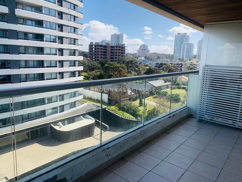 Apartamento En Venta En Icon Brava Tower, Punta Del Este.