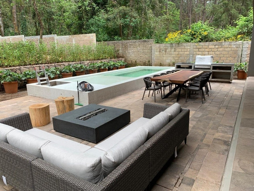 Casa En Venta En Circuito Avándaro, Valle De Bravo