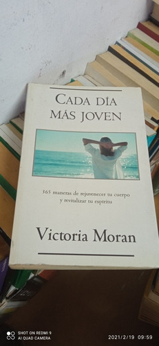 Libro Cada Día Más Joven. Victoria Morán