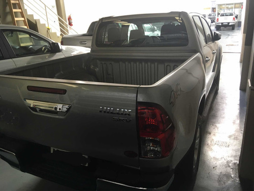 Toyota Hilux 2.8 Cd Srv 177cv 4x4 2018