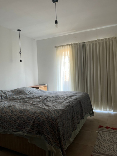 Imagen 6 de 9 de Impecable Duplex 3 Amb Con Jardin Y Cochera