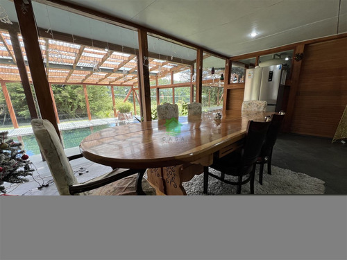 Casa En Venta De 4 Dorm. En Puerto Varas