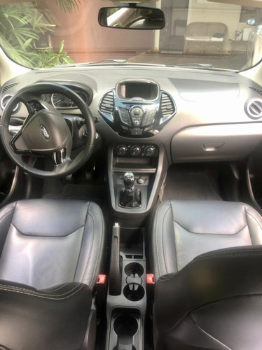 Ford Ka + Sedan Sel