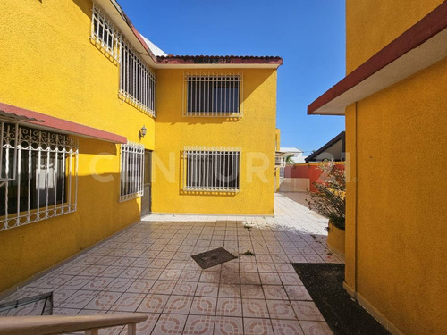 Casa En Venta En Fracc. Valle Marino, Av. Universidad, Villahermosa Tabasco